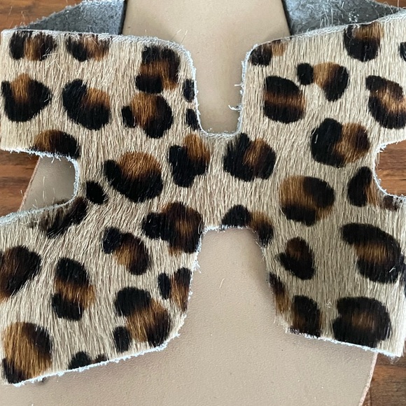 NWOT Steve Madden Greece Cheetah Print Leather Slides Sandals - Picture 4 of 9